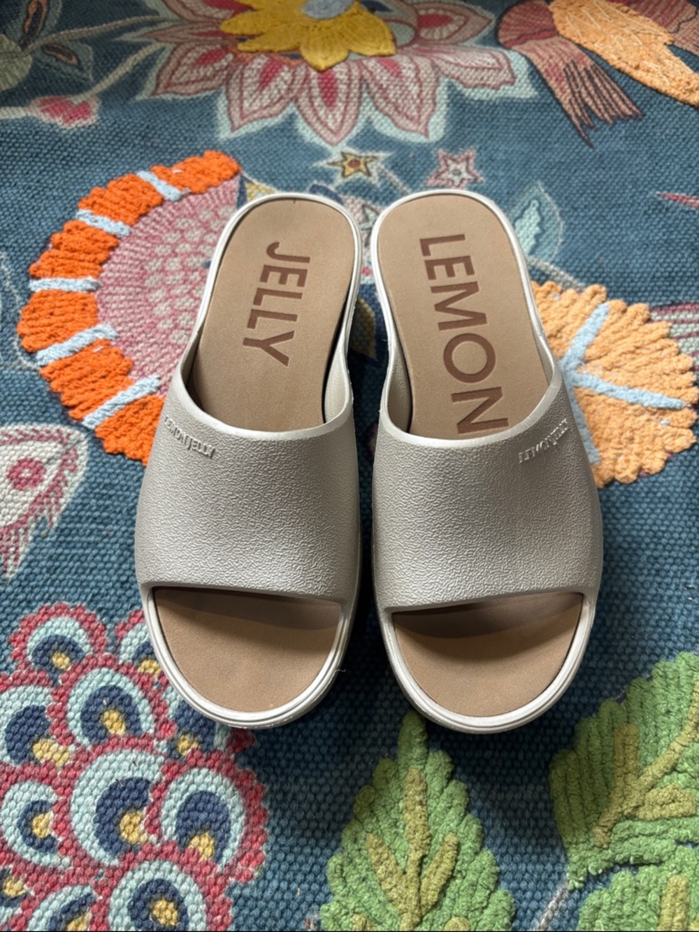 Lemon Jelly Women's Cream Sandals size 37